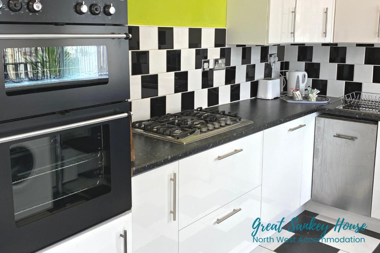 Great Sankey Serviced Accommodation Warrington Exterior photo